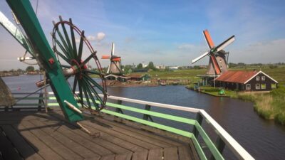 Amsterdam: Zaanse Schans 3-Hour Small Group Tour - Getting to the Zaan District: The Amsterdam-to-Windmill Drive
