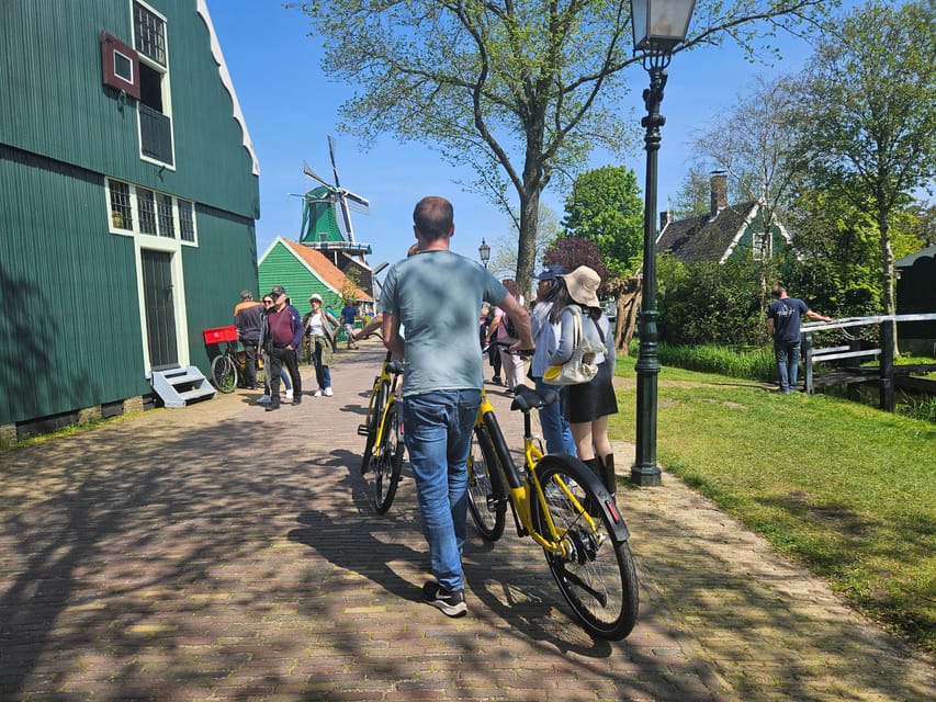 Amsterdam: Zaanse Schans E-Bike Tour with Windmills & Cheese - Photo Stops and Landmarks on the Return to Amsterdam