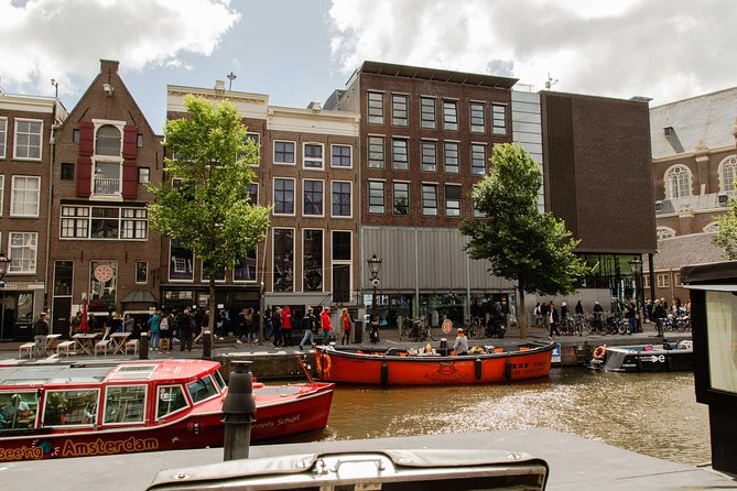 Anne Frank and Jewish Culture Private Walking Tour in Amsterdam - The guide can make the heavy stuff easier to take