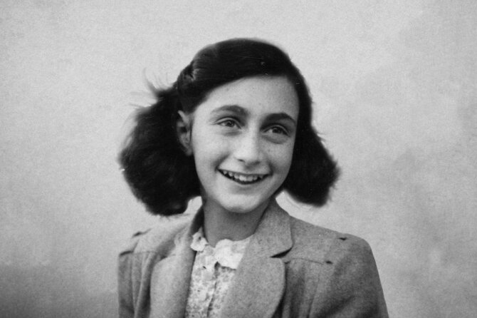 Anne Frank Small Group Walking Tour - Walking the Anne Frank story through Amsterdam’s most important WWII landmarks