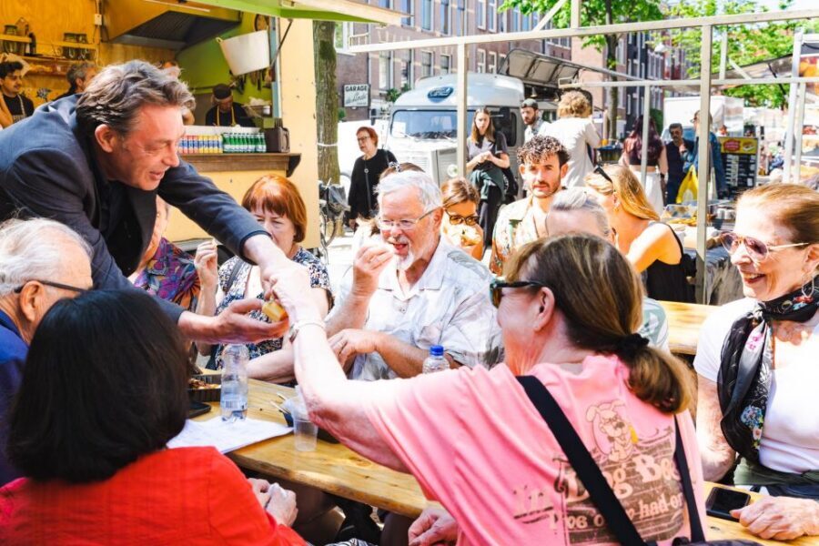 Boutique Dutch Food & History Tour with up to 8 guests only - Key things that make this tour work so well