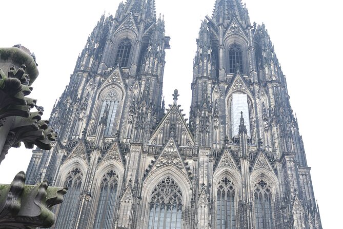Cologne Small-Group Day Tour from Amsterdam - Cologne Cathedral Stop: A 600-Year Build Meets Christmas