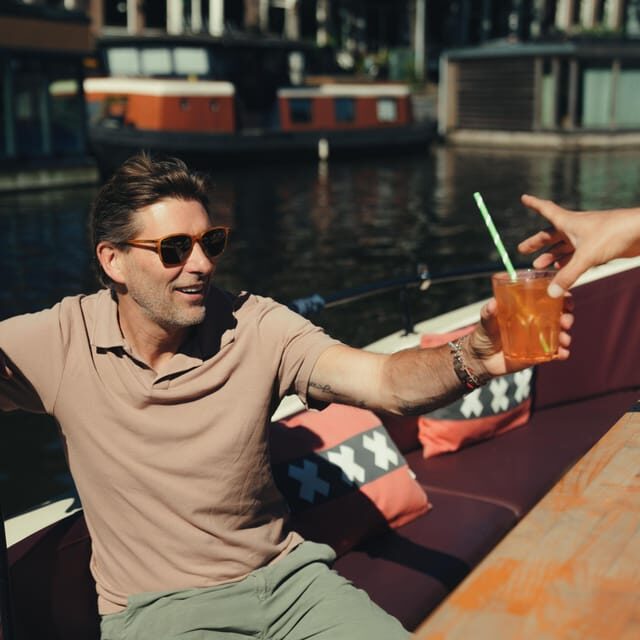 COZY AND FUN CANAL TOUR: A UNIQUE JOURNEY THROUGH AMSTERDAM - Optional drinks, snacks, and how to make it a little more special