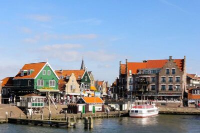 Day Trip from Amsterdam to Zaanse Schans Windmills and Volendam - Volendam: Where the Fishing Town Looks Like a Postcard
