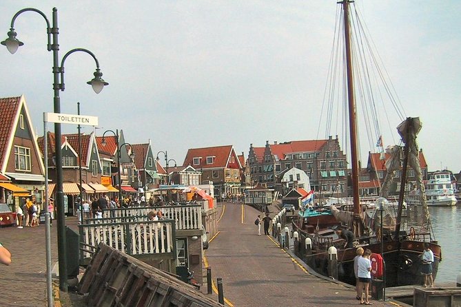 Day Trip from Amsterdam to Zaanse Schans Windmills and Volendam - Transport and Timing: What You Gain (and What You Give Up)