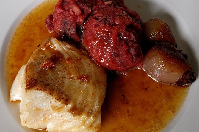Dining With The Dutch: Enjoy A Delicious 4-Course Family Meal - Should You Book This Canalside Dinner?