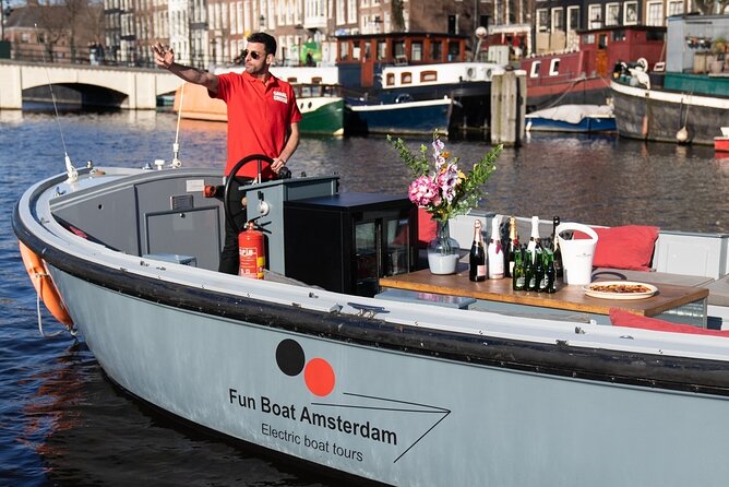 Dutch Pancake City Centre Canal Cruise - Getting started at Leidsekade (and why arriving on time helps)