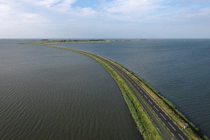 E-Bike PRIVATE tour Countryside of Amsterdam Volendam Marken - E-bike route through Waterland towns: efficient, not rushed