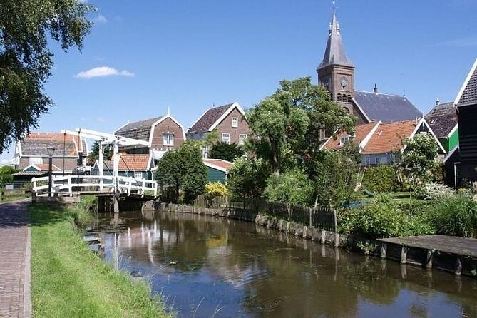 E-Bike PRIVATE tour Countryside of Amsterdam Volendam Marken - Edam: quick cheese-town flavor without ticket hassle