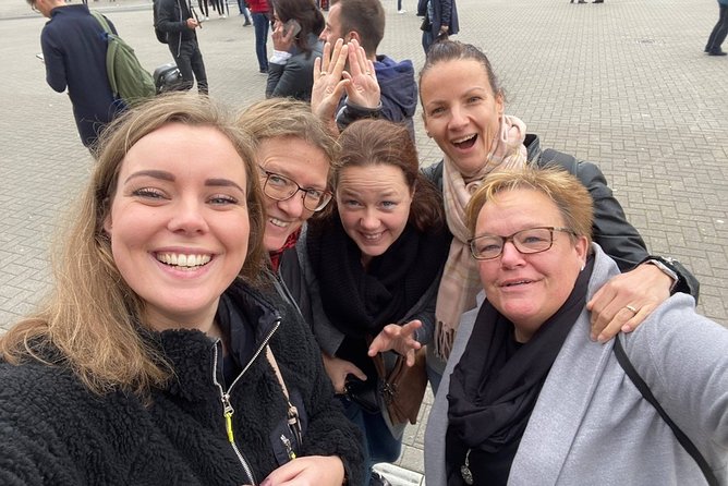 e-Scavenger hunt Amsterdam: Explore the city at your own pace - Languages and private-group comfort