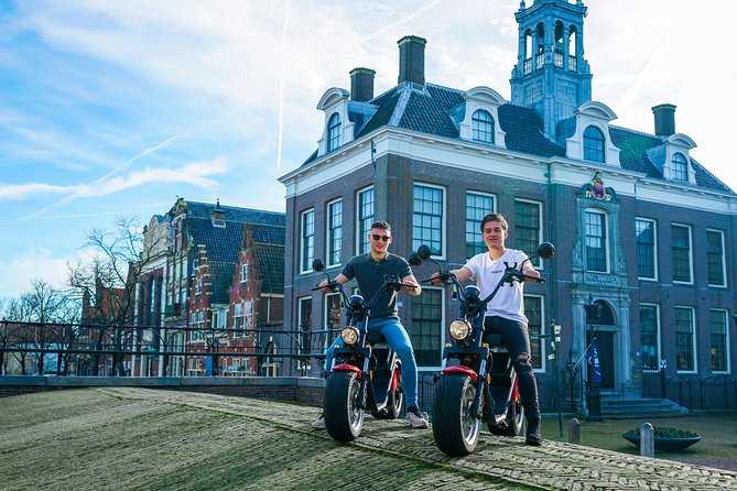 E-scooter rental Volendam - Countryside of Amsterdam - Monnickendam in about an hour: bronze-brick streets and a beer brewery
