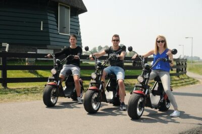 E-scooter rental Volendam - Countryside of Amsterdam - Edam in about an hour: narrow alleys, canals, and cheese stops