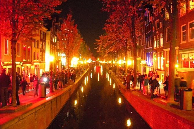 Exclusive small-group Amsterdam Red Light District tour - Pub The Ape (Int Aepjen): A Wooden Building That Survived