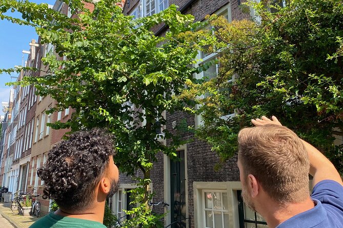 Explore hidden streets with friends - Private Tour - Westerkerk, Rembrandt’s burial, and noticing churches differently
