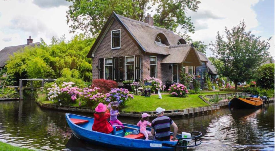 From Amsterdam: Giethoorn Guided Day Trip with Canal Cruise - Giethoorn’s canal cruise is the star of the day