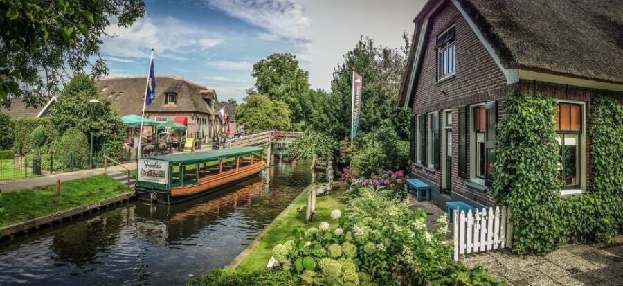 From Amsterdam: Giethoorn Sightseeing Tour and Canal Cruise - Key moments that make this tour worth it