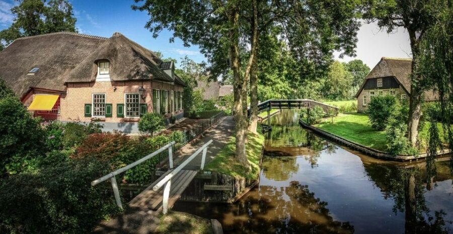 From Amsterdam: Giethoorn Sightseeing Tour and Canal Cruise - Should you book this Giethoorn sightseeing and canal cruise?