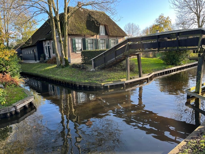 From Amsterdam: Giethoorn Small Group Tour with Boat Ride - What to Expect From the Guide Experience