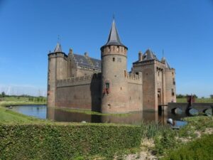 From Amsterdam: Private Day Trip to the Dutch Castles - Muiden Castle (Muiderslot): medieval Holland with real medieval drama