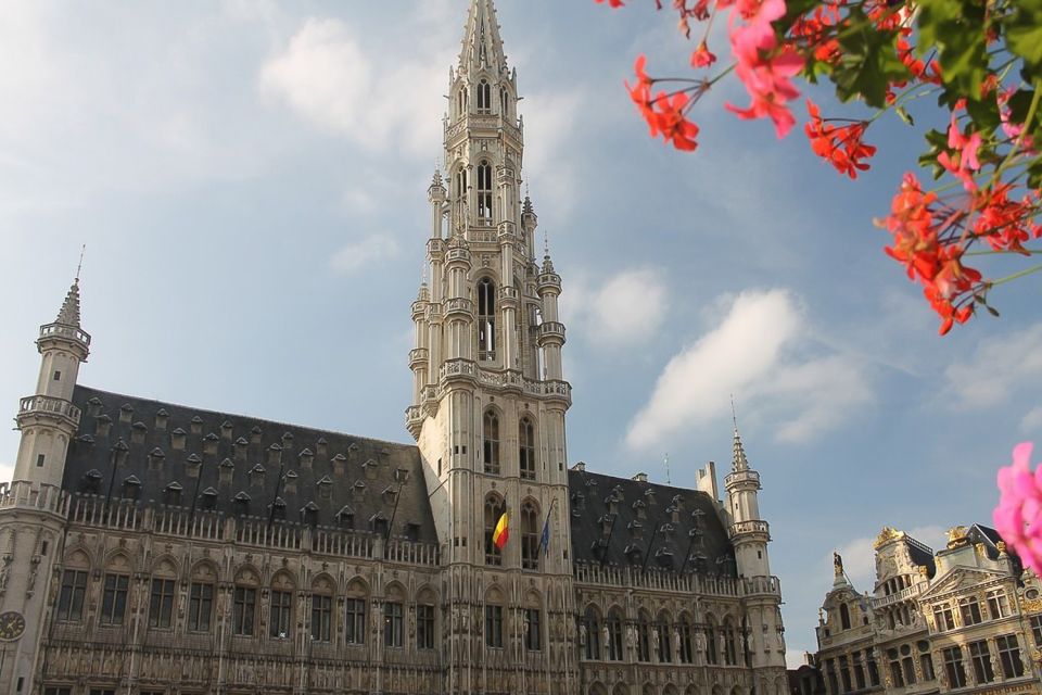 From Amsterdam: Private Sightseeing Trip to Brussels - Market Square and Grand Place: the medieval center you can feel