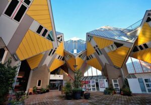 From Amsterdam: Rotterdam to The Hague and Delft - Markthal in Rotterdam: where you can get your bearings fast