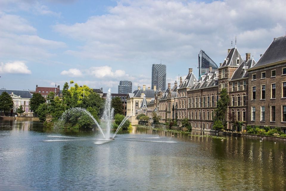 From Amsterdam: The Hague and Delft Sightseeing Tour - Timing, pacing, and what you’ll do between stops