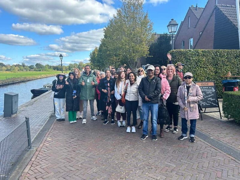 From Amsterdam to Giethoorn Day Trip - Your 2.5 Hours in Giethoorn: Walk It, Bike It, Or Eat It