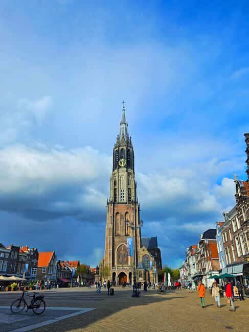 From Amsterdam: Tulip Tour Keukenhof & City Tour Delft - Photo Stops, Free Time, and Lunch Break: The Keukenhof Reality