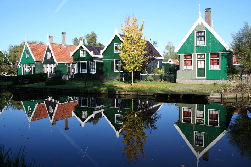 From Amsterdam: Windmills of Zaanse Schans Tour - Clogs in real life: the 20-minute wooden shoe workshop