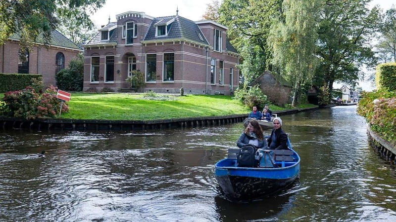 From Amsterdam: Zaanse Schans and Giethoorn Countryside Trip - Who this tour fits best