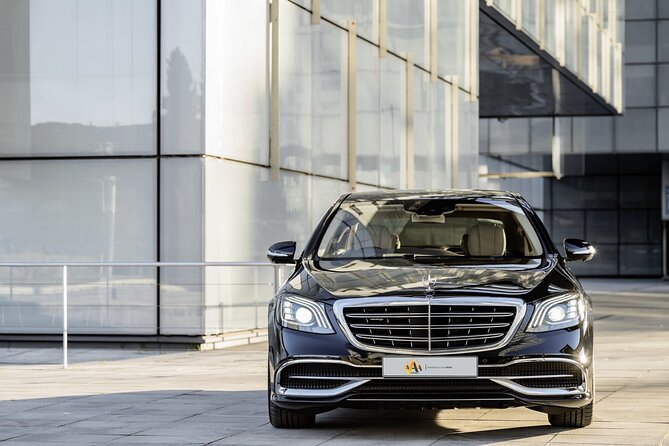 Full-Day Executive Chauffeur Service in Amsterdam - The distance limit that can change your total: 25 km included, then €3 extra