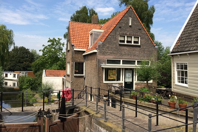 Full-Day Private Guided Countryside Tour from Amsterdam by Bike - Leaving Amsterdam on Two Wheels, Not a Bus