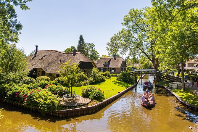 Giethoorn and Afsluitdijk Day Trip from Amsterdam with Boat Trip - Afsluitdijk: the dike you see on purpose, not by accident