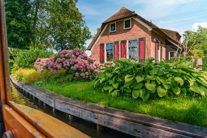 Giethoorn and Afsluitdijk Day Trip from Amsterdam with Boat Trip - Booking and changes: what to know fast