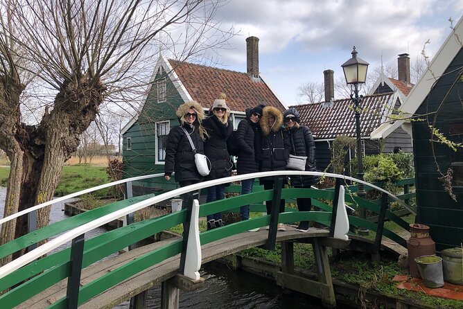 Giethoorn, Private Boat Tour & Zaanse Schans Windmills - Giethoorn: the car-free center and your private punter boat hour
