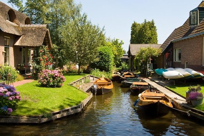 Giethoorn Private Tour & Boat Trip - Local Guides: Sam, Erwin, Edwin, and Safar-Type Energy