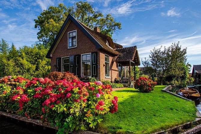 Giethoorn Private Tour & Boat Trip - Mercedes Pickup and What It Actually Solves