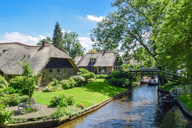 Giethoorn Private Tour with Cruise and Lunch from Amsterdam - De Ruijterkade departure: the logistics that matter on a 9-hour day