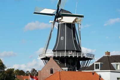 Haarlem Private Day Trip from Amsterdam with Local - Getting to Haarlem from Amsterdam Central (and why that matters)