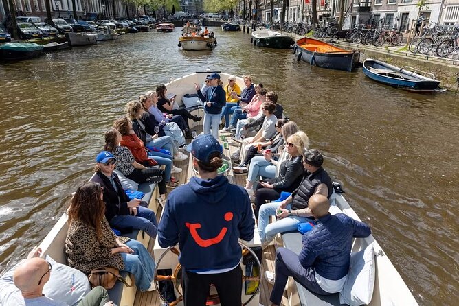 Highlights and Local Insights Canal Cruise Tour in Amsterdam - Herengracht to the Seven Bridges: where the photos start looking like postcards