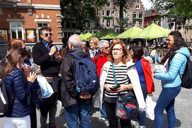 Historical tour of Amsterdam with Italian guide - Red light district streets: context without turning it into a circus