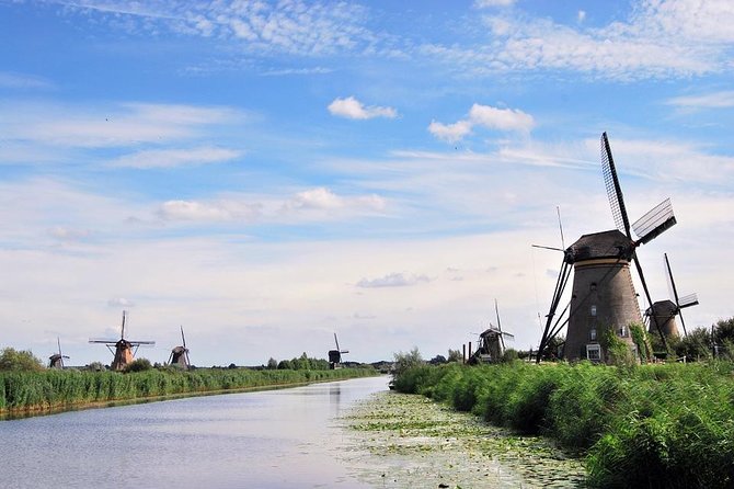 Kinderdijk, The Hague, Mauritshuis Private Tour from Amsterdam - Entering Kinderdijk: UNESCO mills, pumping stations, and the film first