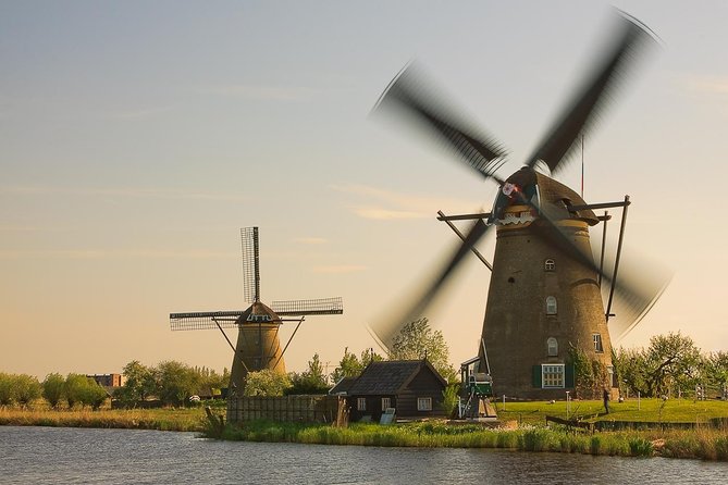 Kinderdijk, The Hague, Mauritshuis Private Tour from Amsterdam - Optional canal cruise: the Prins Hendrikkade 25 add-on