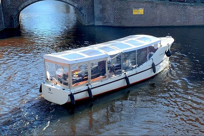 Luxury Amsterdam Canal Cruise – Unlimited Cocktails Included (1H) - A 1-Hour Route That Shows the City’s Real Rhythm