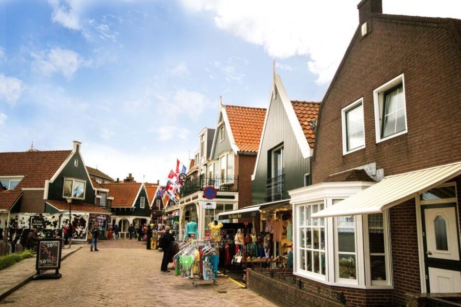 Marken, Volendam and Edam: Private Full-Day Tour - Private Group Comfort, Public Transport Realism, and Realistic Pacing
