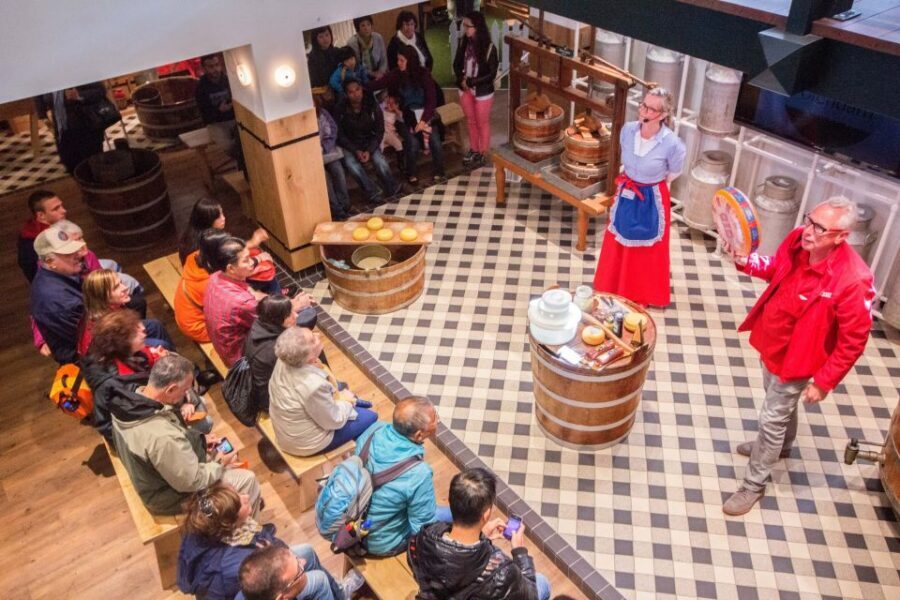 Marken, Volendam and Edam: Private Full-Day Tour - Seasonal Swaps: Boat Replaced, and the Town Order Changes