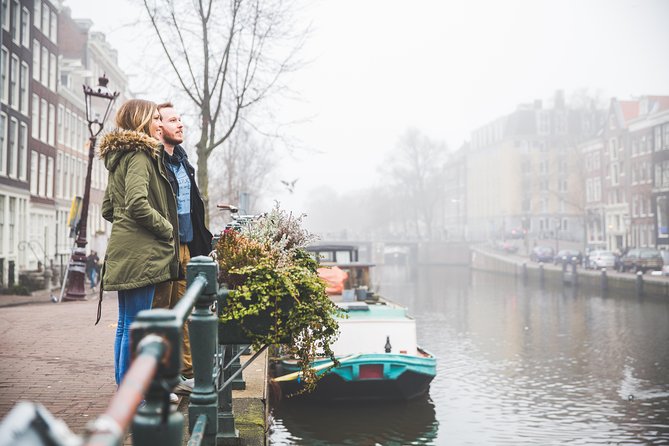 Memories for life - Photo shoots in Amsterdam with a professional photographer - Bloemgracht Stop: Why Canal-Side Photos Work So Well
