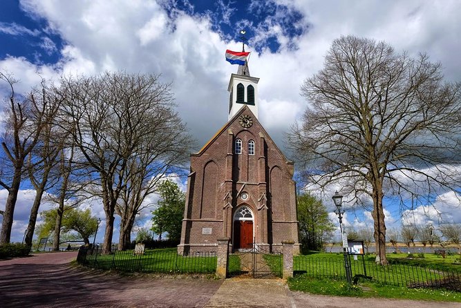 Off the Beaten Paths Dutch Landscape Private Tour 1/2 day Jaguar - Volendam and Marken: Fishing Towns with Less Time Pressure