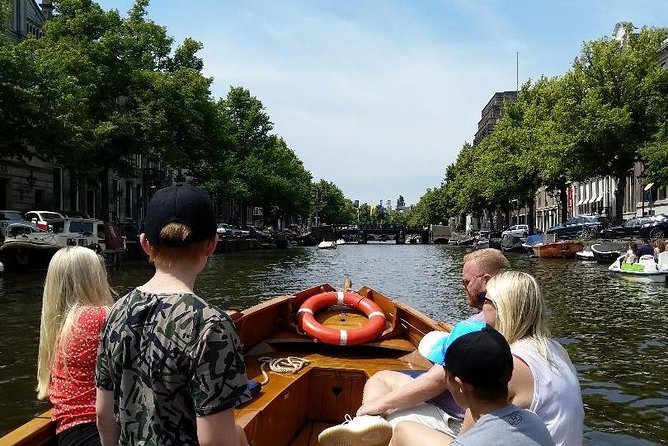 Open Dutch Boat! Silent electric drive. Nice cosy boat ride... - Quiet Electric Power Meets Classic Canal Style