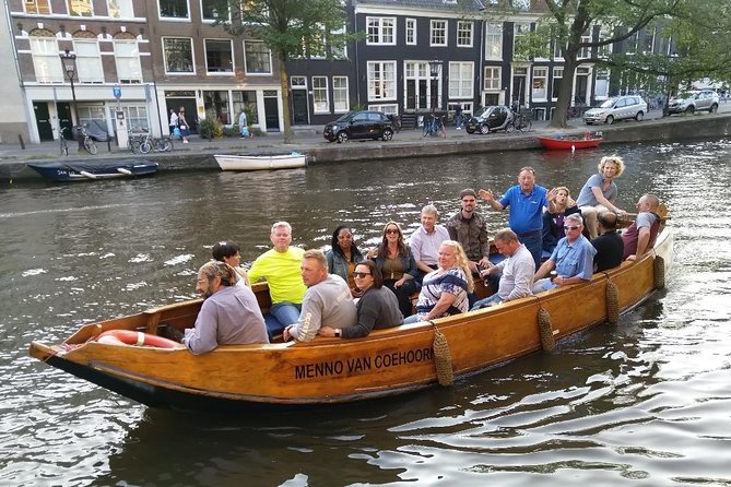 Open Dutch Boat! Silent electric drive. Nice cosy boat ride... - The Route on the Water: Smaller Canals and Lower Bridges